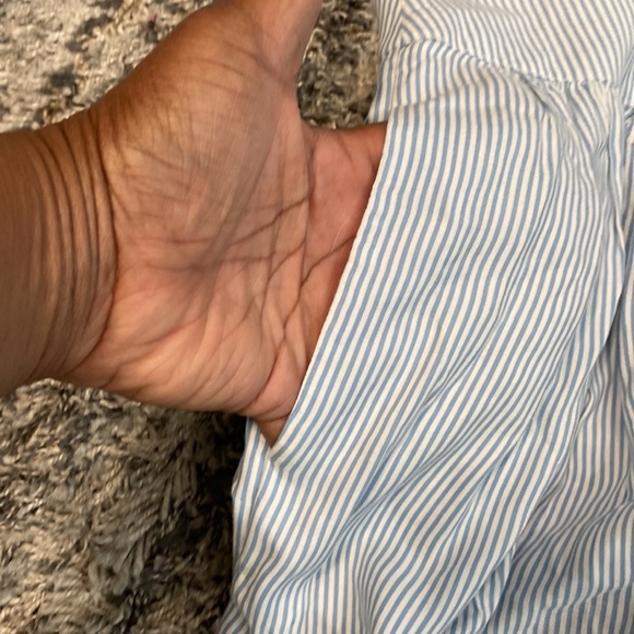 Crown and ivy blue and white pinstripe 100% rayon shorts size 16 4 inch inseam - Picture 9 of 9